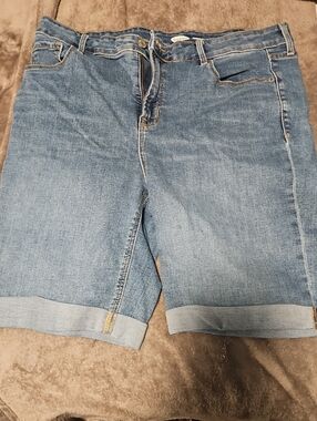 Old Navy Women's Light Blue Bermuda Denim Shorts